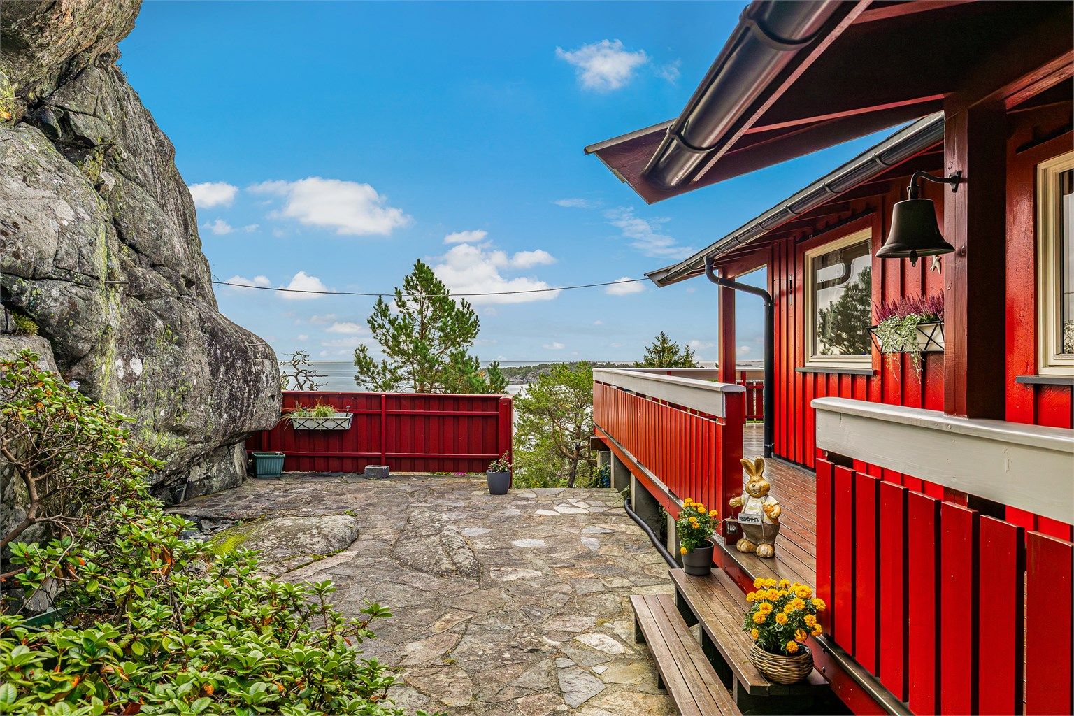 Utsikten åpenbarer seg virkelig når du kommer frem til hytta.