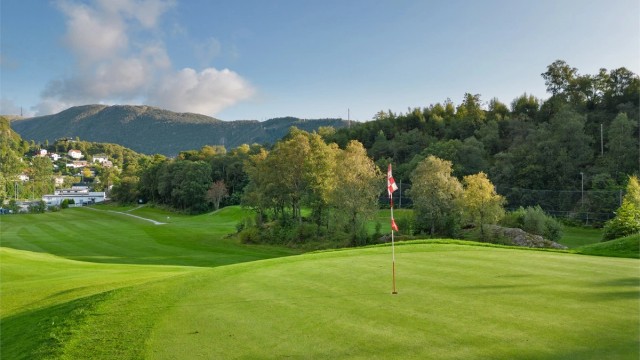 Golfbanen på Åstveit