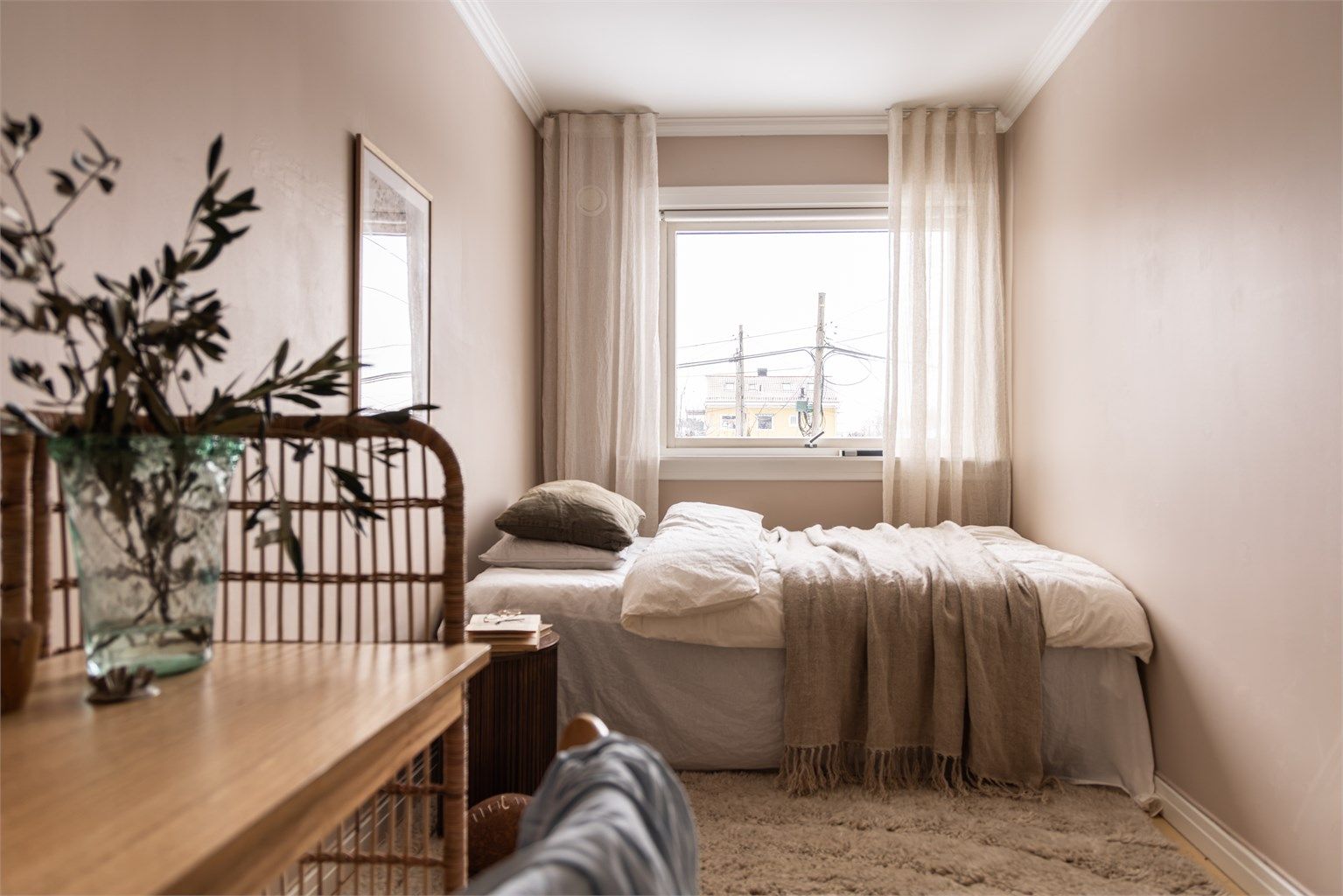 Soverommene i 2. etasje er malt i moderne farger