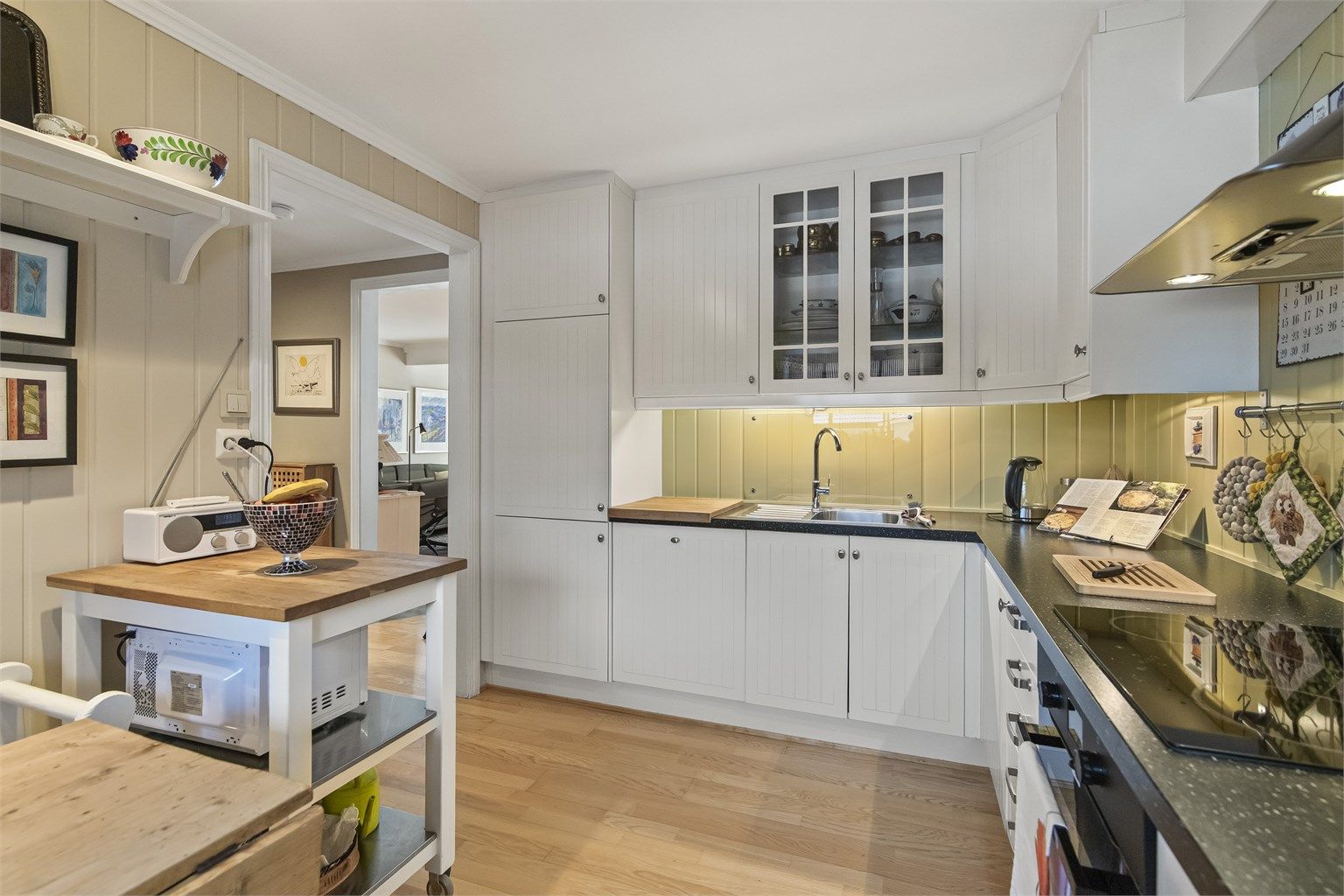 God med skap- og benkeplass