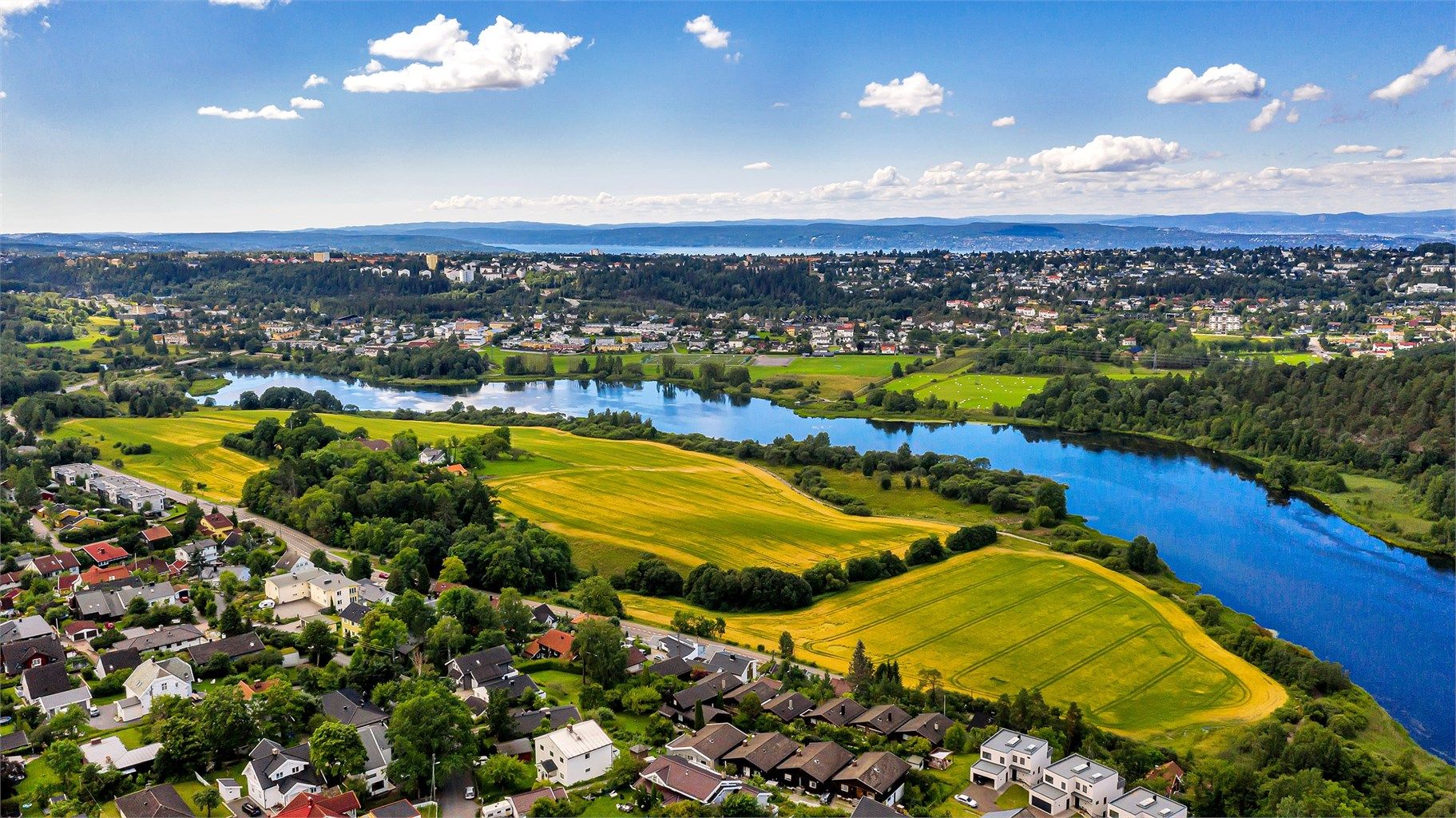 Naturreservatet Østensjøvannet med rikt fugleliv.