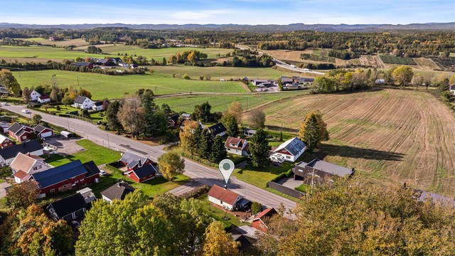 Sentral beliggenhet med kort vei til E18, Fokserød og Sandefjord lufthavn Torp.