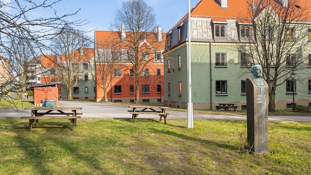 Da byggene ble tegnet, la arkitekt Rivertz stor vekt på at det skulle være plass og lys mellom bebyggelsen, som i dag er til stor glede for beboerne