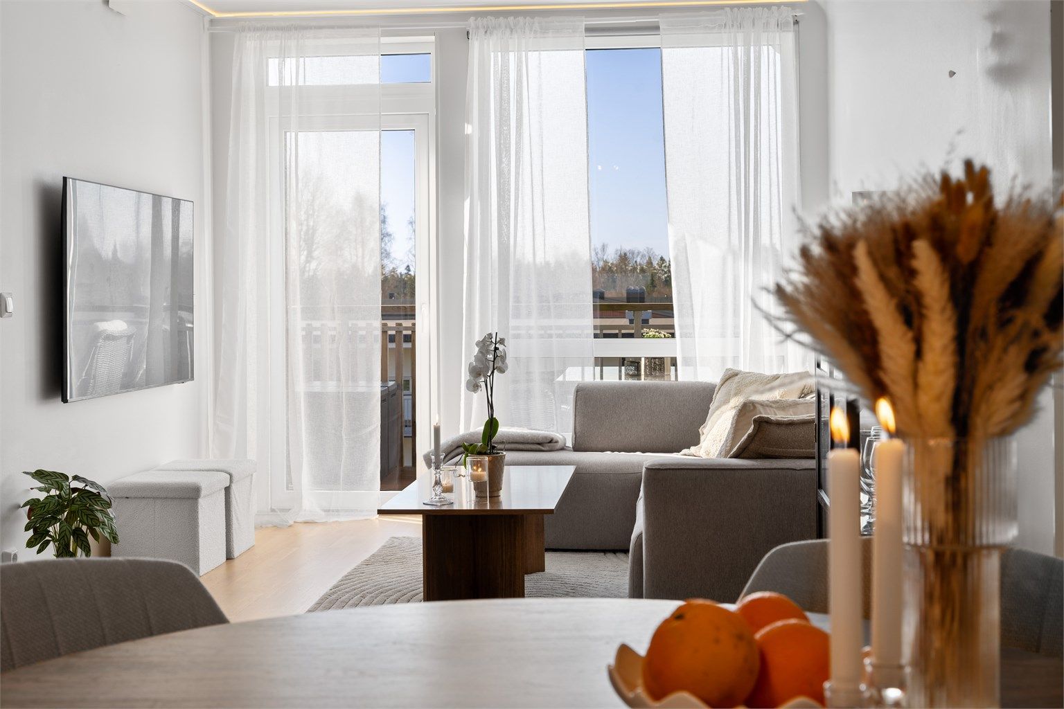 Krogsveen v/ Anders Brodshaug Berger presenterer Reidar Bakkes veg 20 - Foto: Heidi Larsen.