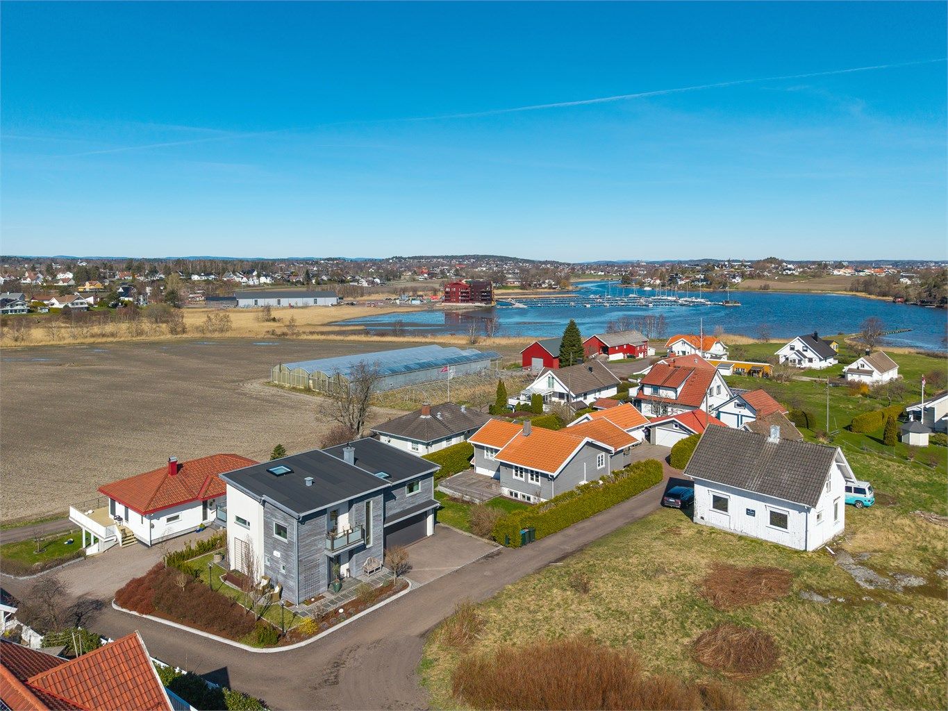 Oversiktsbilde som viser boligens plassering i nabolaget.