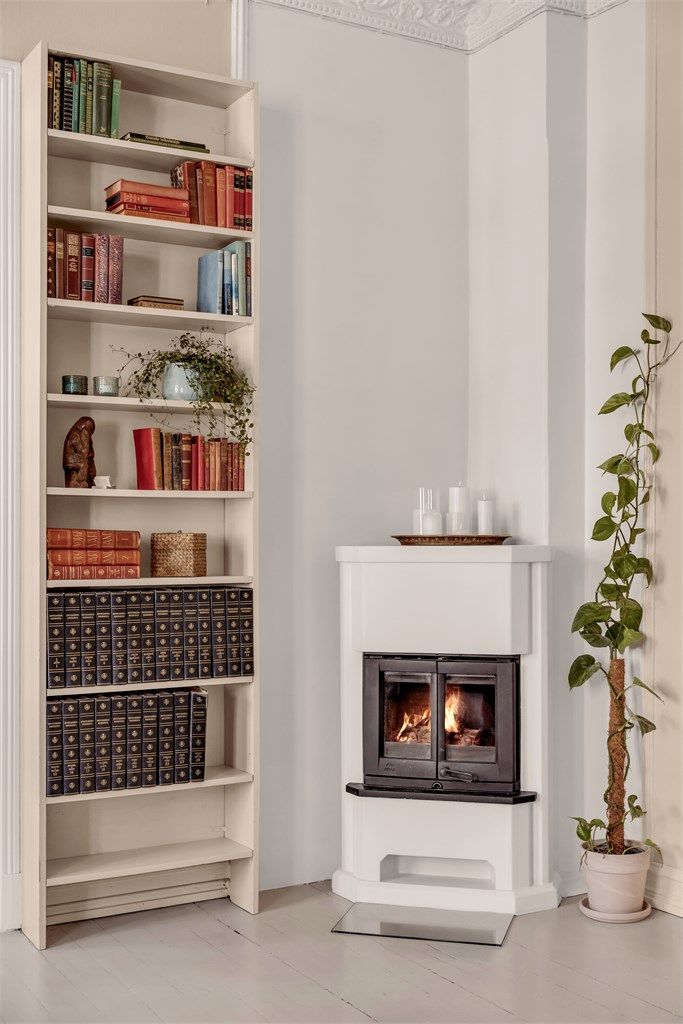 Peisovn med glassdør bidrar til ekstra varme og hygge på kjølige dager.