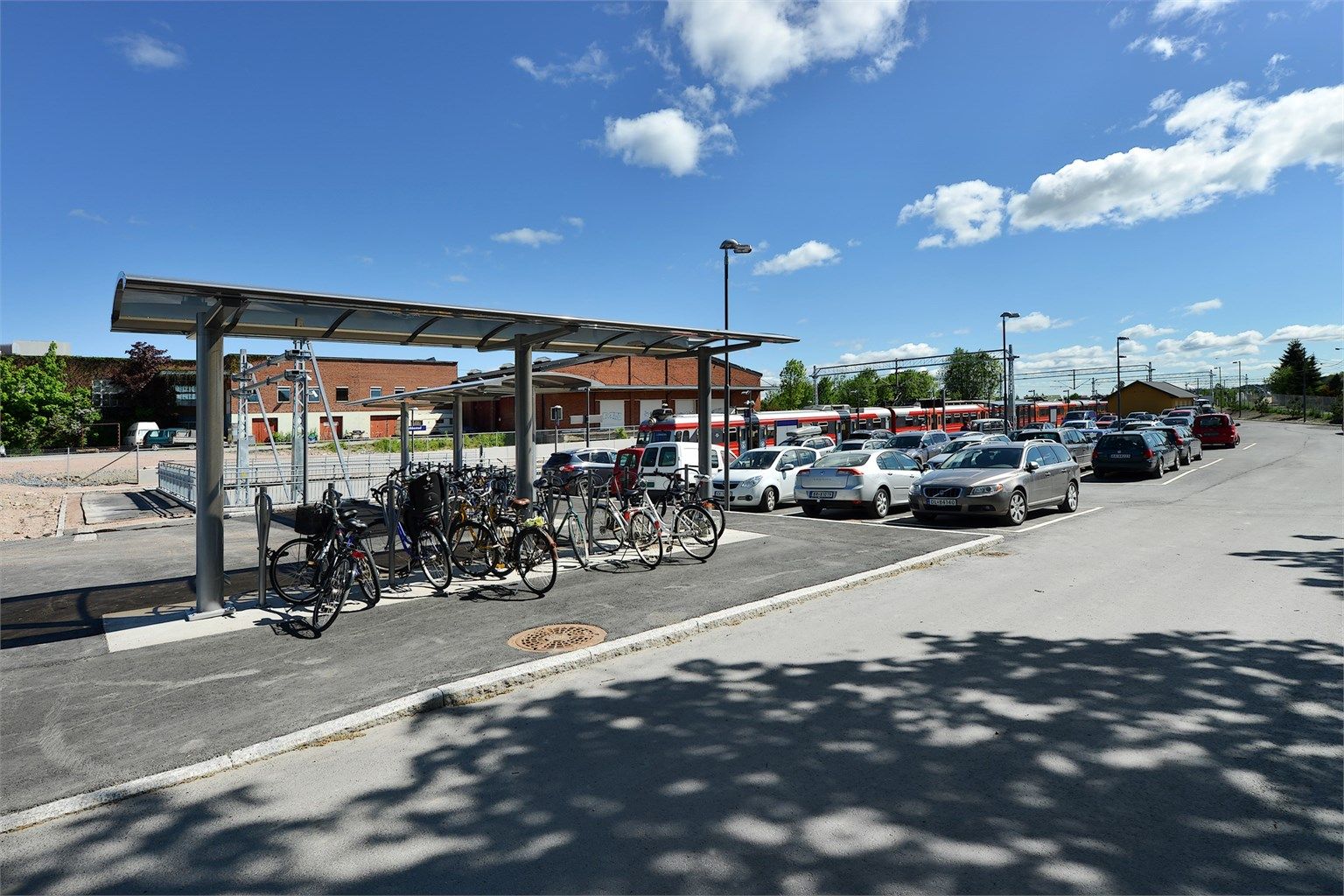 Kort vei til Spikkestad togstasjon med hyppige avganger retning Oslo