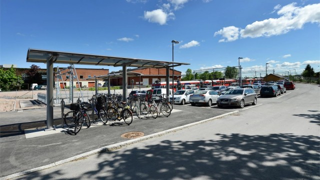 Kort vei til Spikkestad togstasjon med hyppige avganger retning Oslo