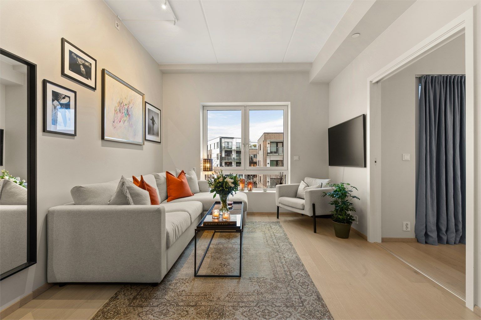 En herlig og innholdsrik 2-roms med god planløsning, høy standard og en hyggelig, solrik balkong.