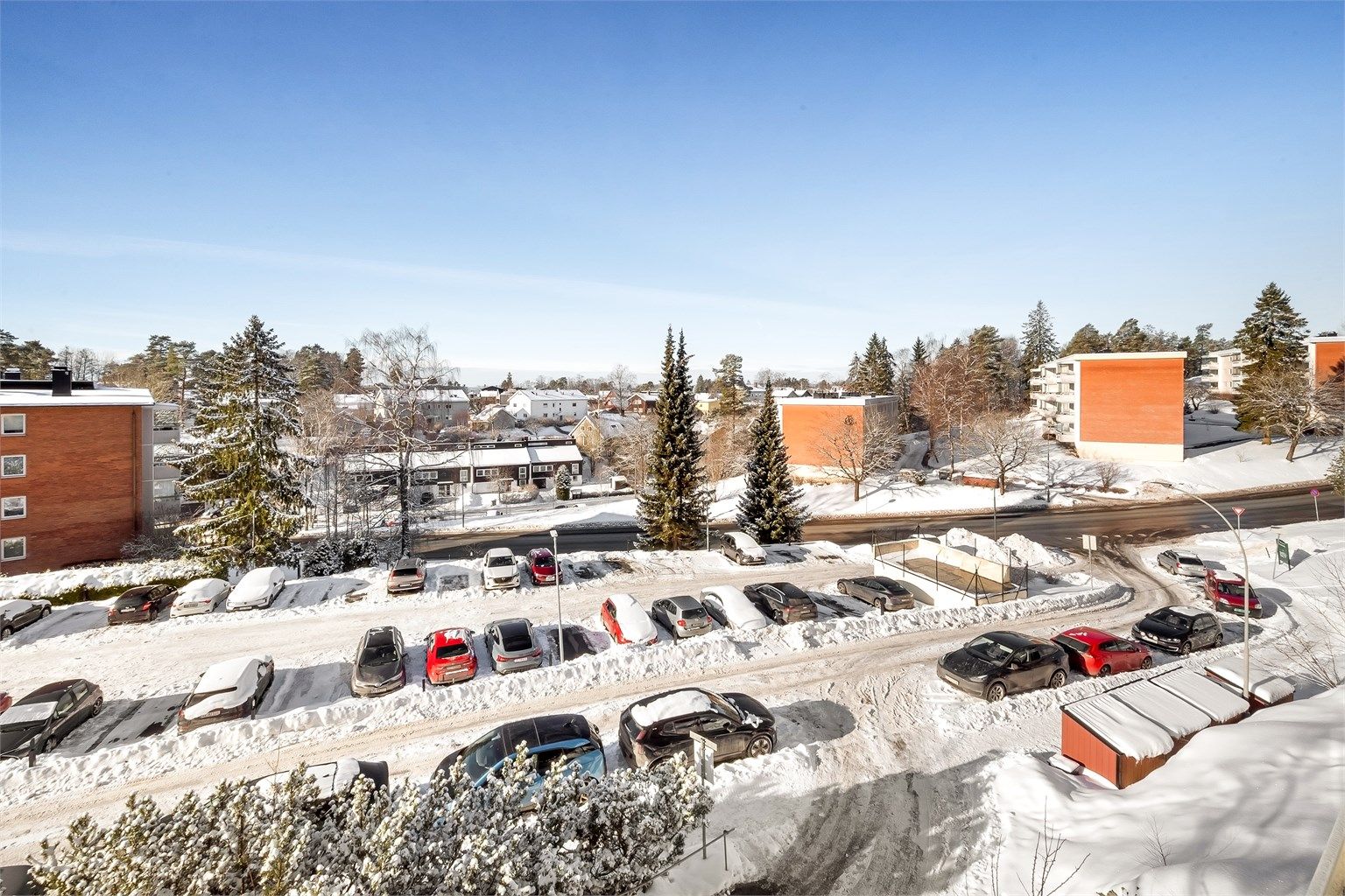 Leiligheten disponerer tre boder – én på loft og to i kjeller.