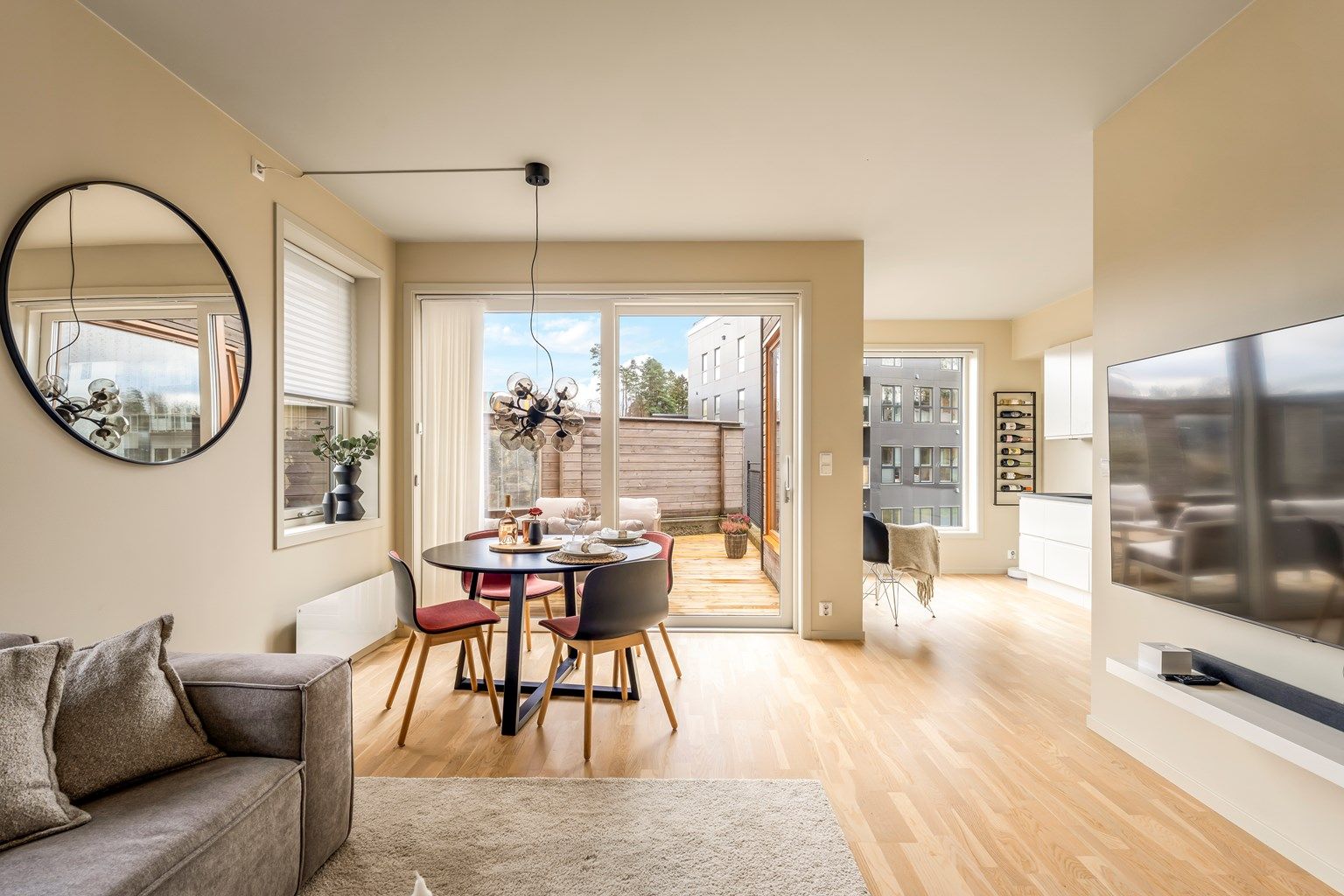 Velkommen til denne fine leiligheten i Ruskeneshaugen, presentert av Jan Erik Larsen hos Eiendomsmegler Krogsveen