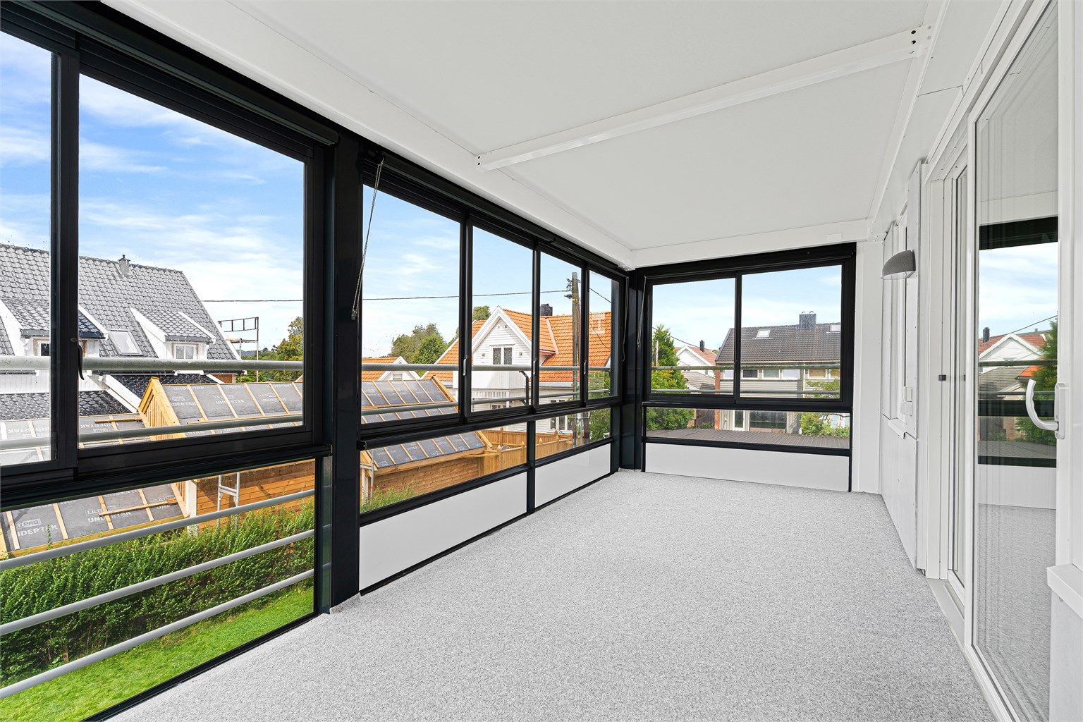 Meget lun og hyggelig utestue som kan brukes hele året! 