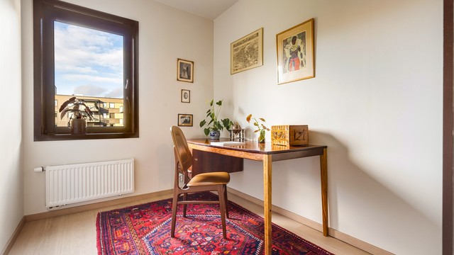 Soverom to er innredet som kontor i dag, men egner seg også flott som barnerom eller gjesterom.