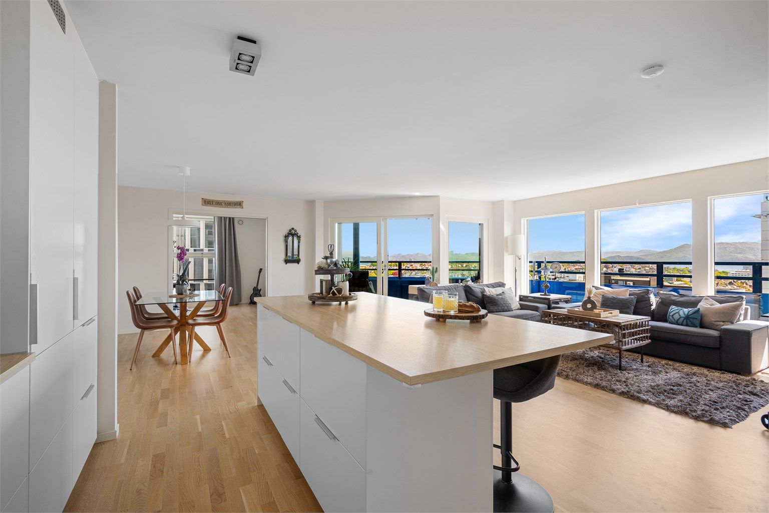 Lene Hviding v/Krogsveen har gleden av å presentere St.Olavs gate 7.