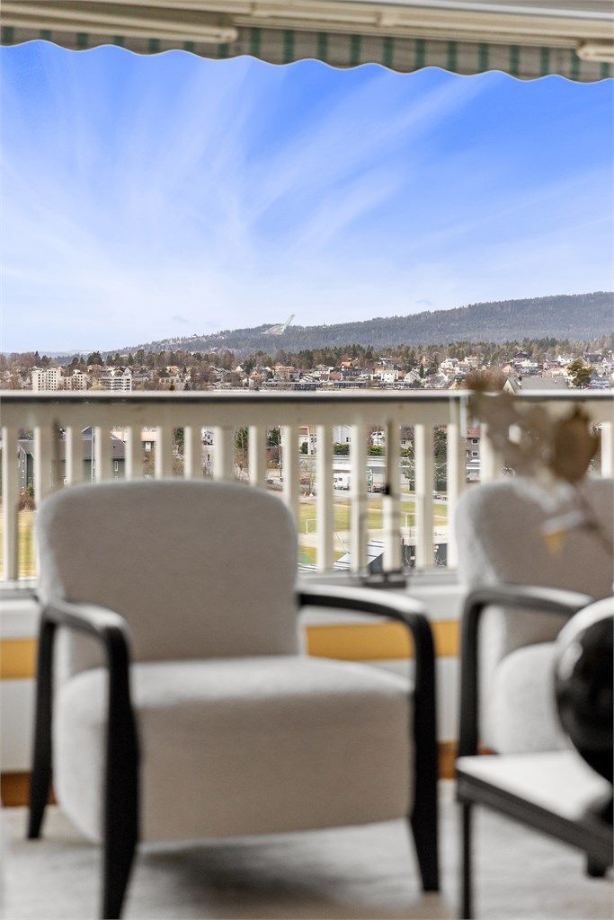 Vidstrakt utsikt fra stuen med utsikt helt til Holmenkollen
