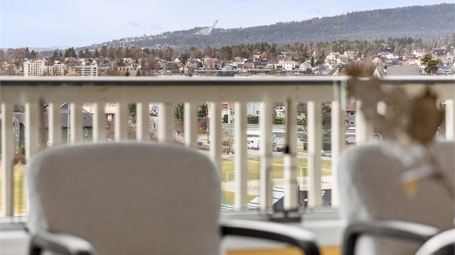 Vidstrakt utsikt fra stuen med utsikt helt til Holmenkollen