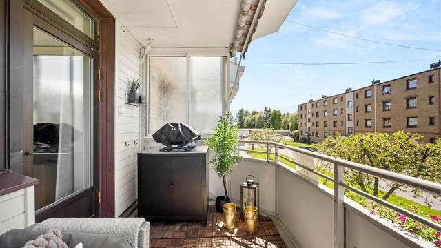 Solrik balkong med ettermiddags- og kveldssol