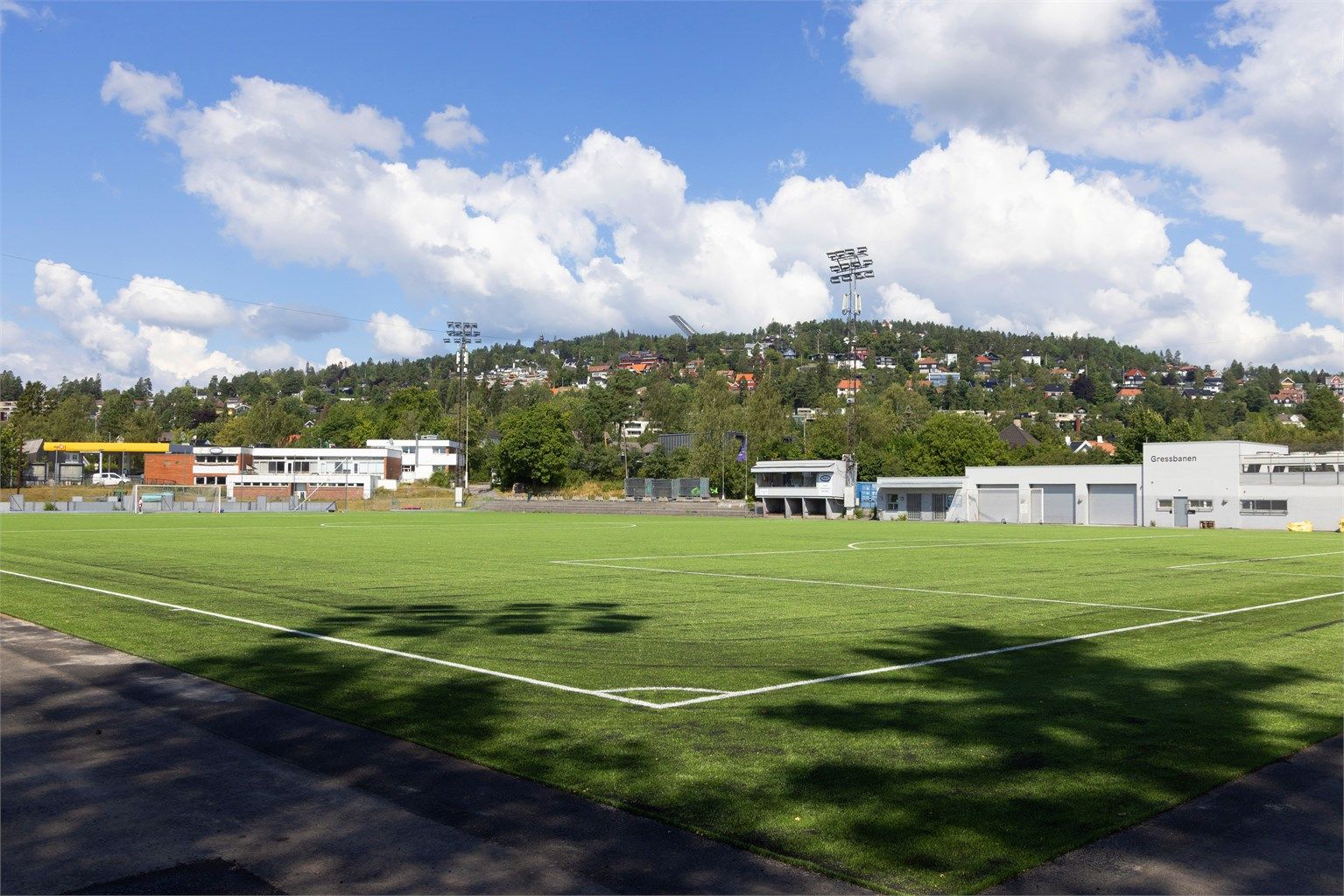 Gressbanen - hjemmebane for idrettslaget Ready - ble åpnet i 1918 og var fotballandslagets hjemmebane fra 1919 til Ullevaal Stadion overtok i 1927–1928.