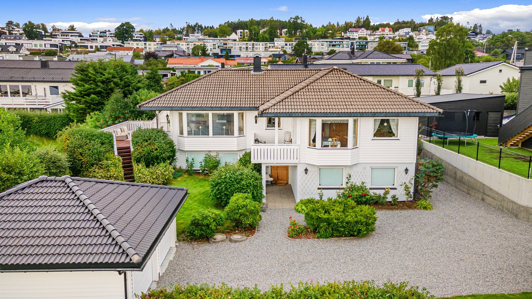 Velkommen til Åsegjerdet 18C presentert av Krogsveen v/Eiendomsmegler/Partner Marit Stuen Aursnes