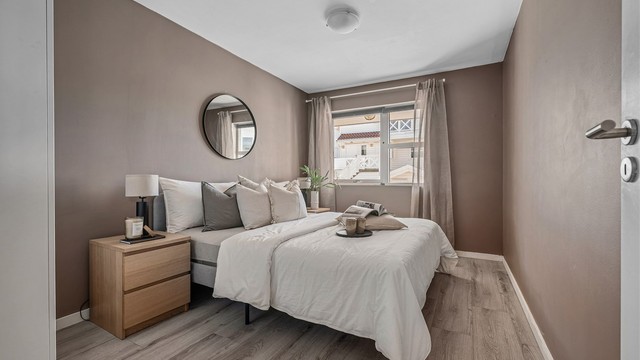 Soverom I brukes som hovedsoverom og det er god plass til dobbeltseng i tillegg til nattbord.