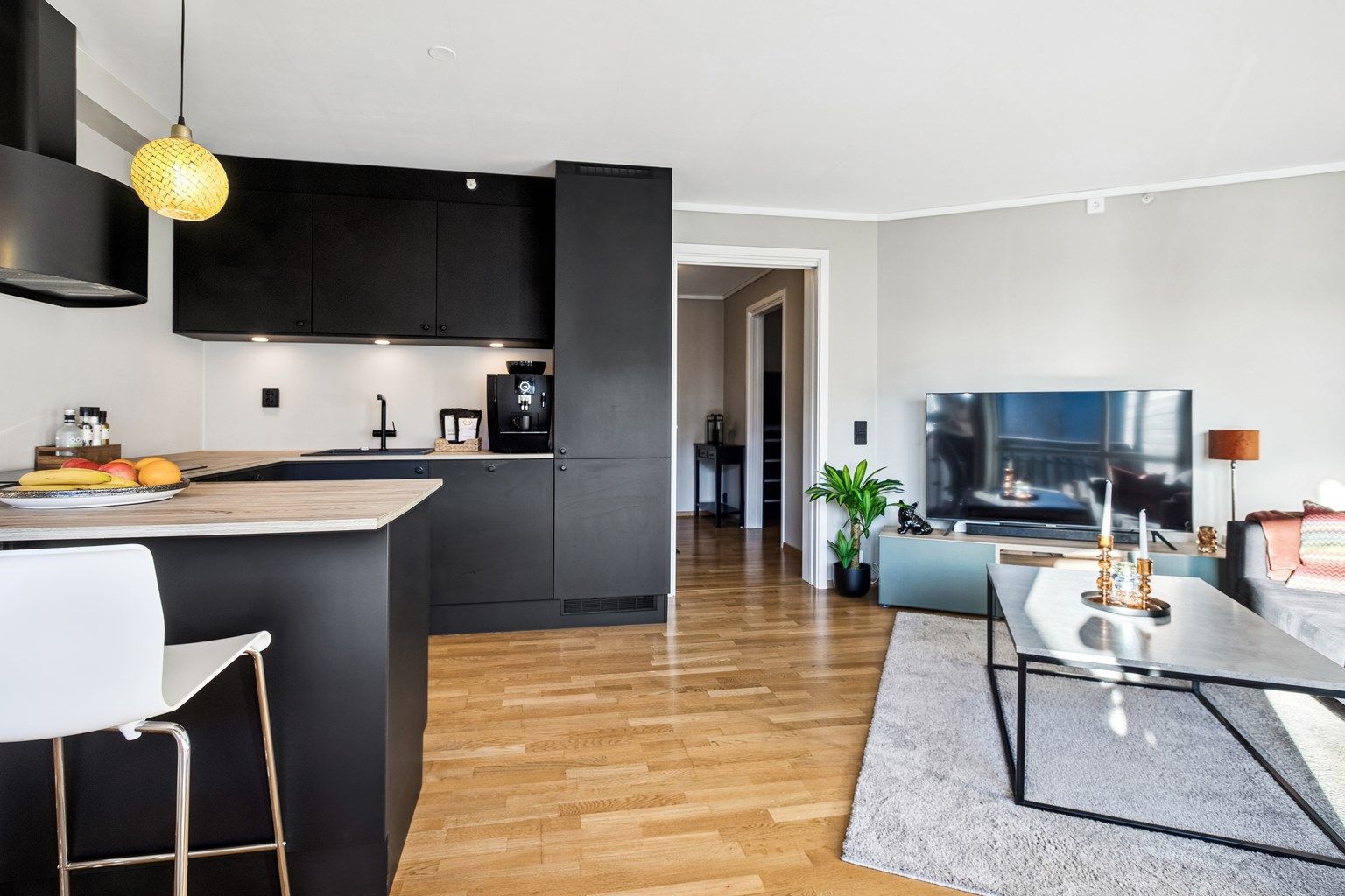 Velkommen til Øvre Kjellerstuvei 6! Presenteres av Jørgen Gabrielsen v/Eiendomsmegler Krogsveen.