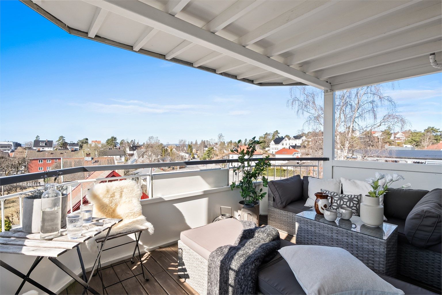 Velkommen til Radarveien 5! Presentert av Marius Dyngeland Iversen v/ Krogsveen Eiendomsmegling.