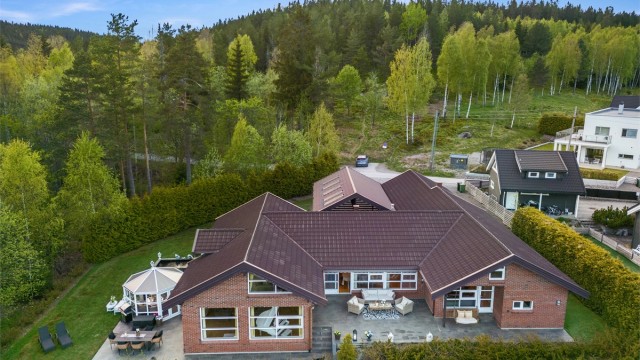 Velkommen til Bjønndalsveien 6!
Beliggenheten er helt perfekt, rett ved marka med turstier og skiløyper.