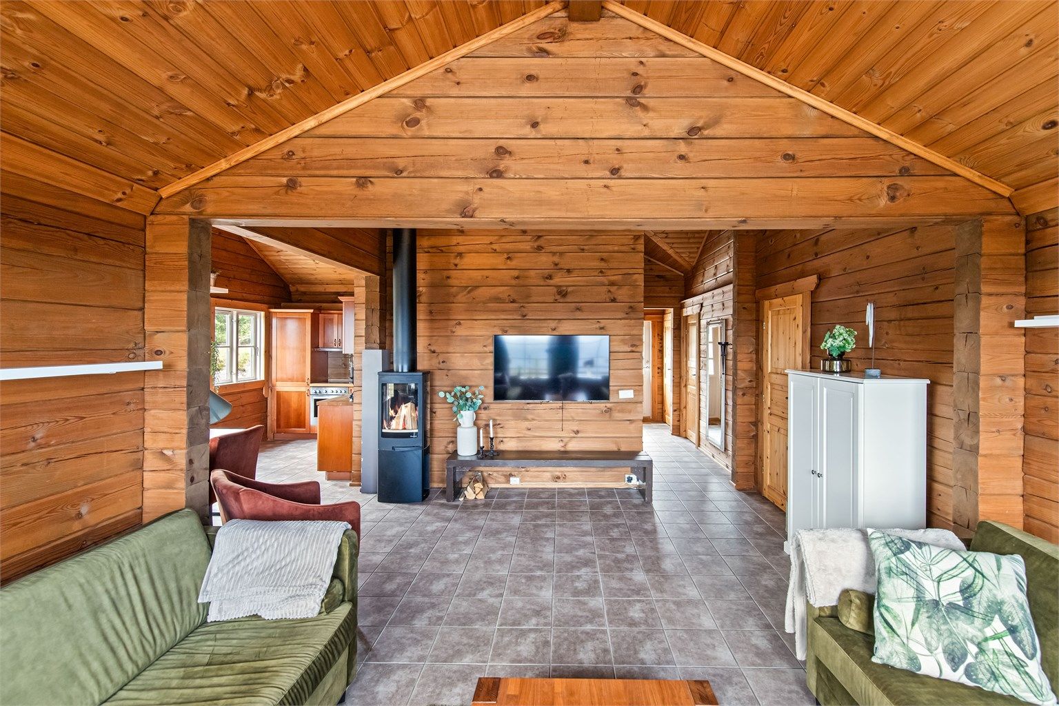 Hytten har totalt 3 soverom + hems