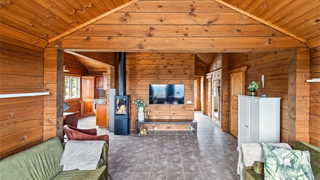 Hytten har totalt 3 soverom + hems