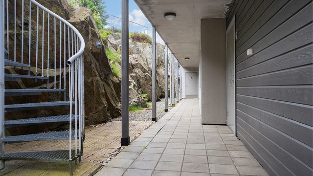 Leiligheten har enkel og trappefri adkomst via felles svalgang.