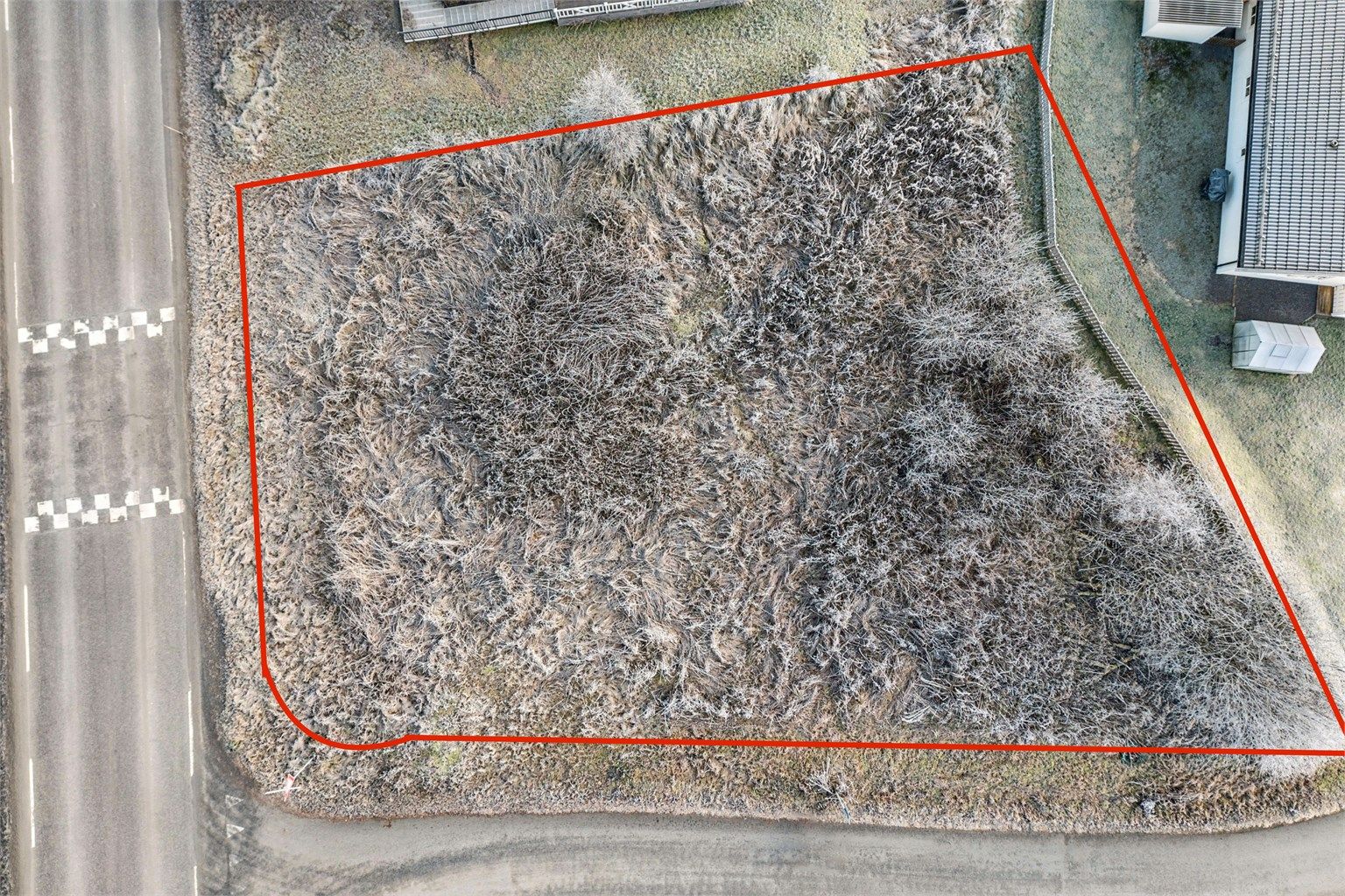 Oversiktsfoto (markeringer av tomten er ikke nøyaktig)