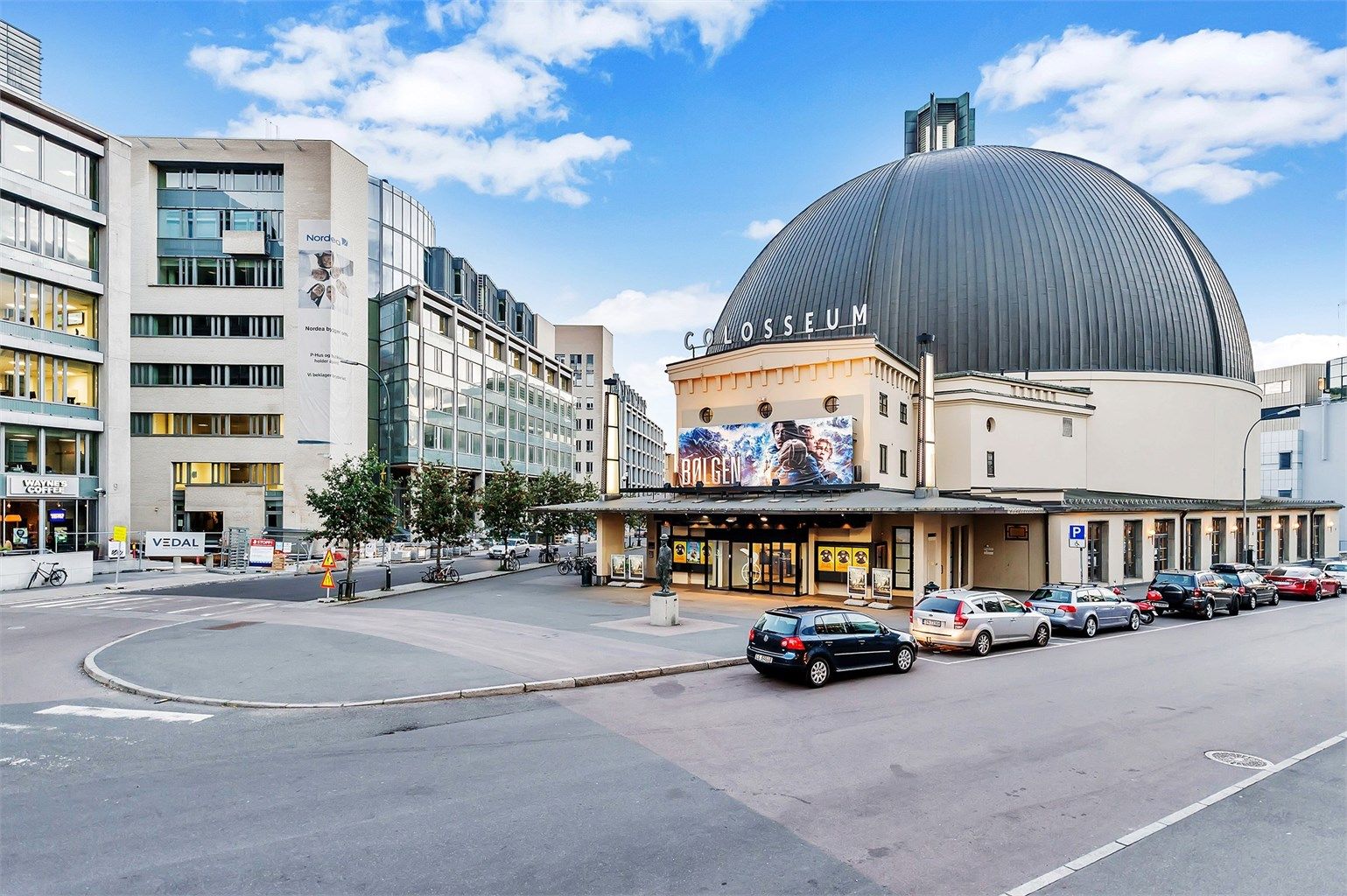Colosseum Kino i gåavstand fra leiligheten.