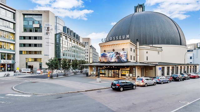 Colosseum Kino i gåavstand fra leiligheten.