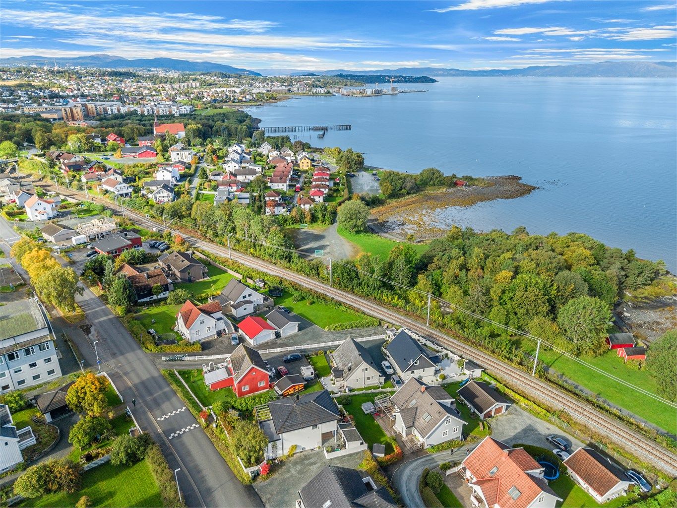 Området legger godt til rette for et aktivt friluftsliv og idrett for både store og små. Ranheim idrettsanlegg, Ranheimshallen og lokale treningssentre nås med en kort spasertur, og oppover mot marka finnes fine turstier og skiløyper.