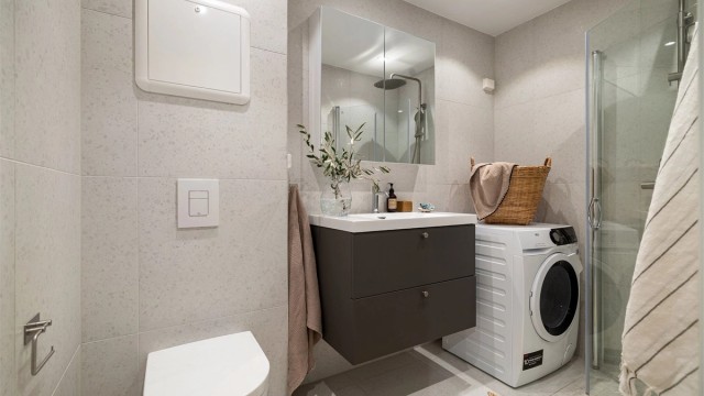 Badet ble bygget nytt i 2024 og i den forbindelse ble opprinnelig bad og toalettrom slått sammen.