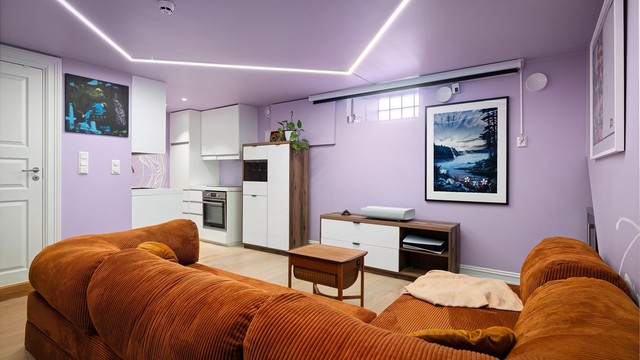 Overflater er sparklet og malt og LED lys er nylig montert.