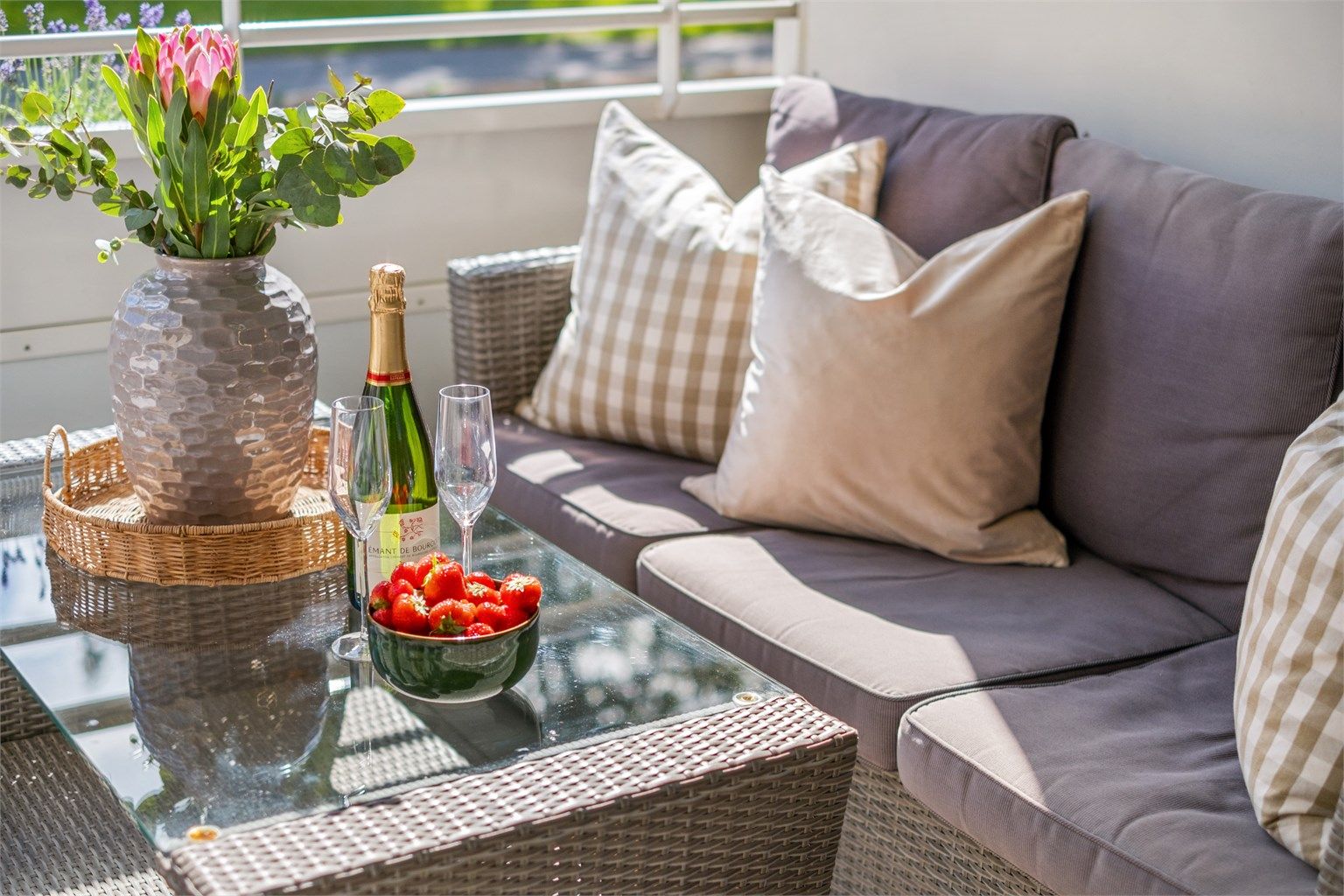 Gulvvarme i alle rom, p-plass m/ elbil-lader og koselig balkong er noen av kvalitetene verdt å merke seg.