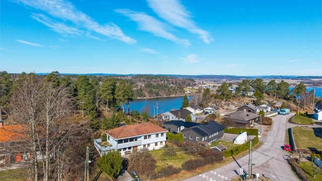 En rolig og attraktiv beliggenhet, ca. 4 km fra Tønsberg sentrum.
