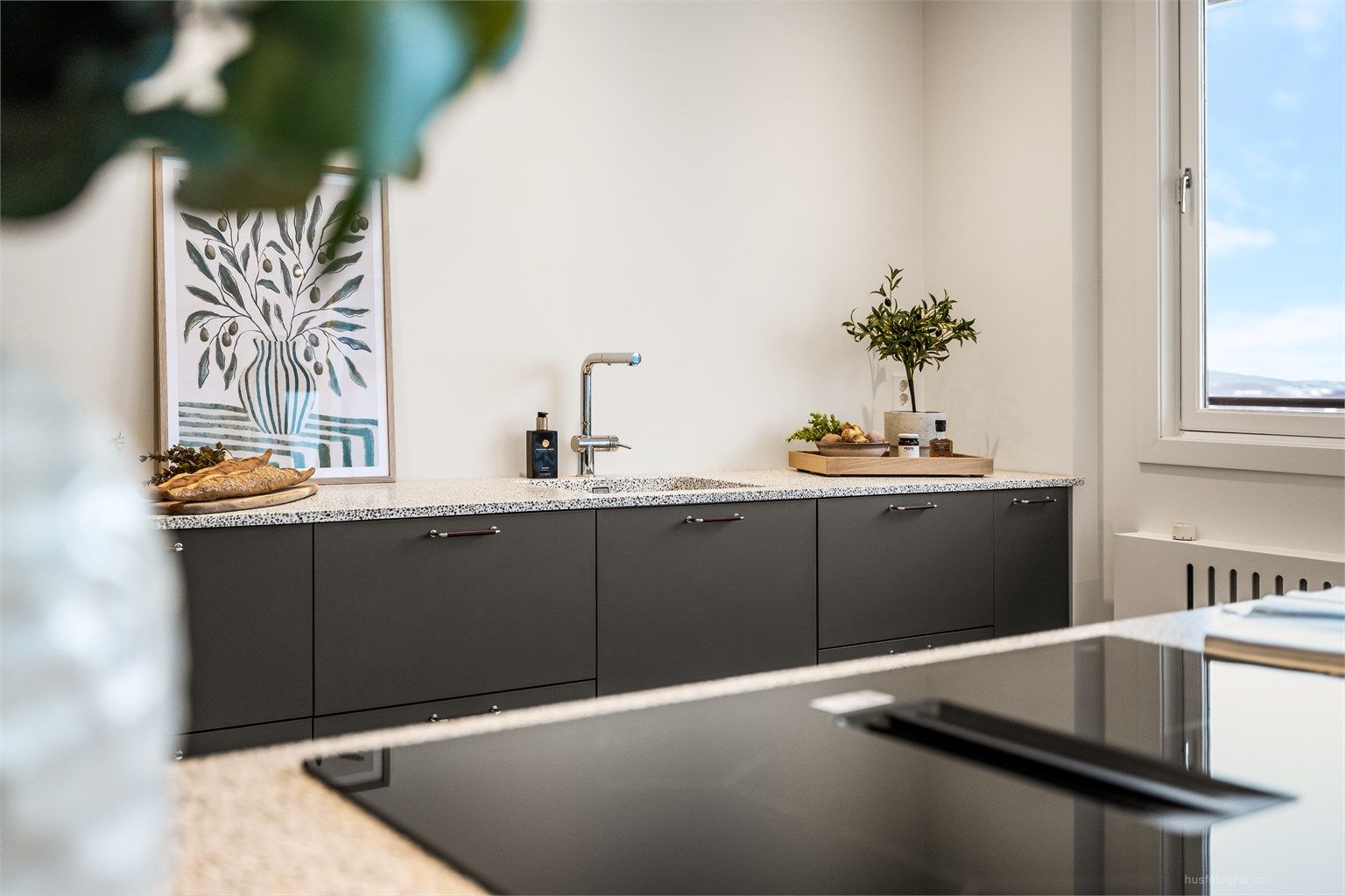 For ekstra trygghet er det installert automatisk vannstopper med fuktsensor på kjøkkenet.