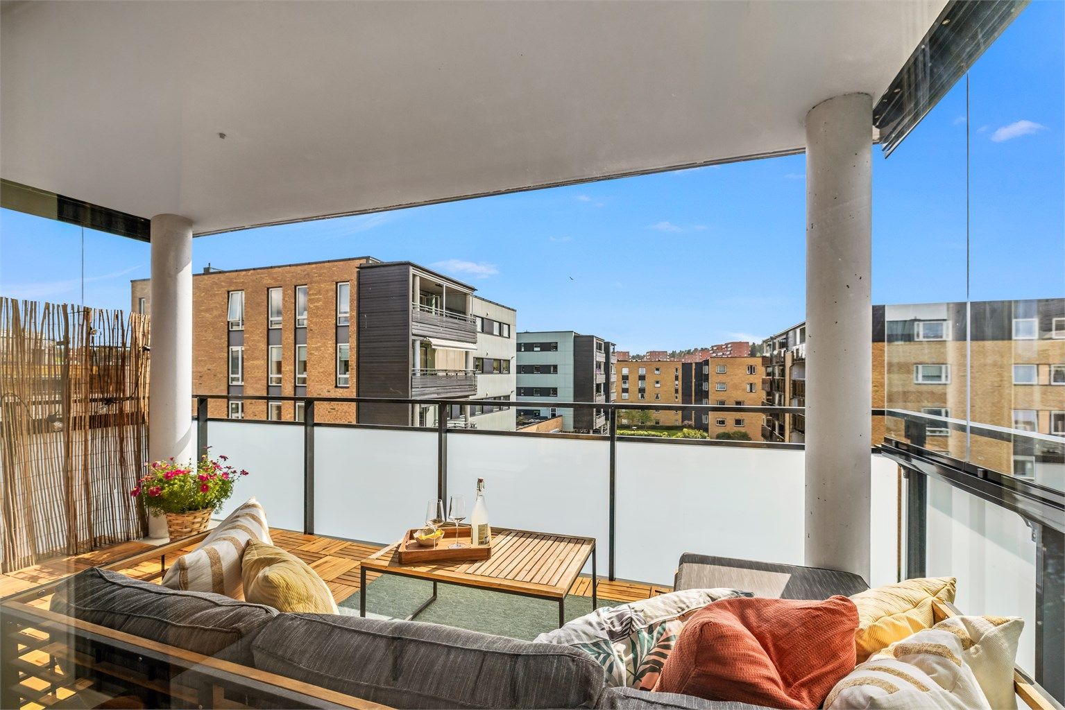 Velkommen til Margarethas vei 6. En romslig 3-roms med en nydelig solrik balkong på 11 m² 
Foto: René Borghagen