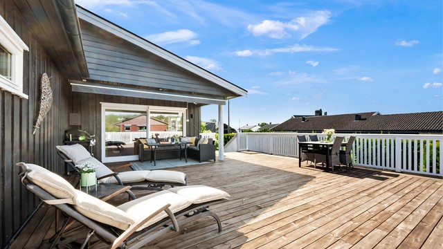 elger opplyser om at det ble lagt ny membran på terrasse i 2024. Rekkverk ble skiftet i 2018.