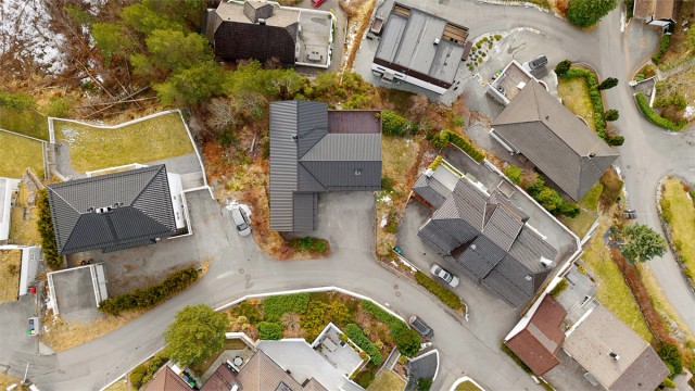 Dronebilde av eiendommen sett fra fugleperspektiv