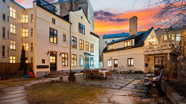 Fasade, leiligheten er i 3. etasje. Vika er kjent for sine klassiske bygårder med nærhet til alt man trenger i hverdagen.