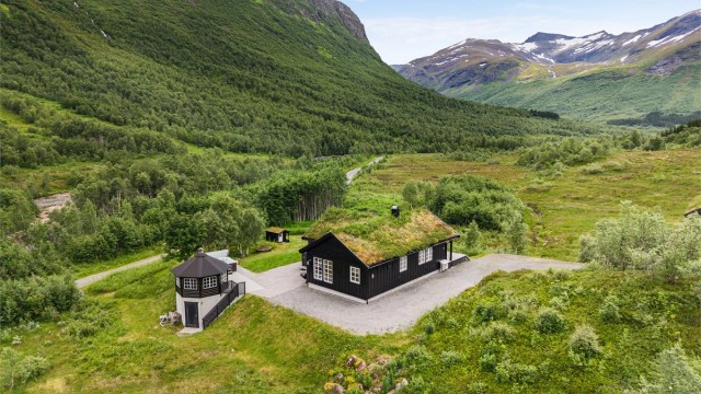 Hytta har i eiers tid blitt beiset både utvendig, og alle rom innvendig