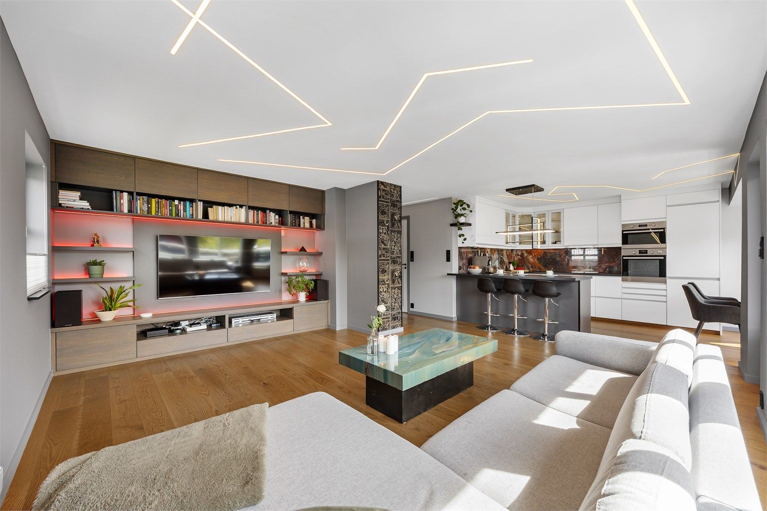 Eiendomsmegler Krogsveen v/ Silje Frankplads ønsker velkommen til Skillebekkveien 92!