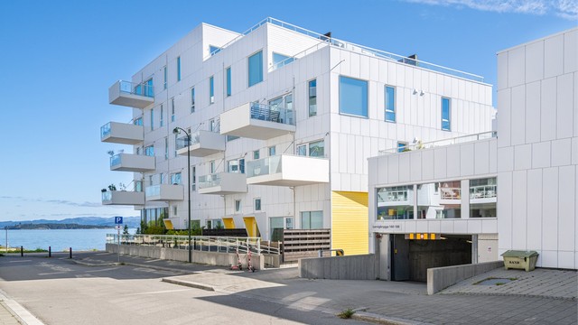 Nedkjørsel til parkeringsanlegg.