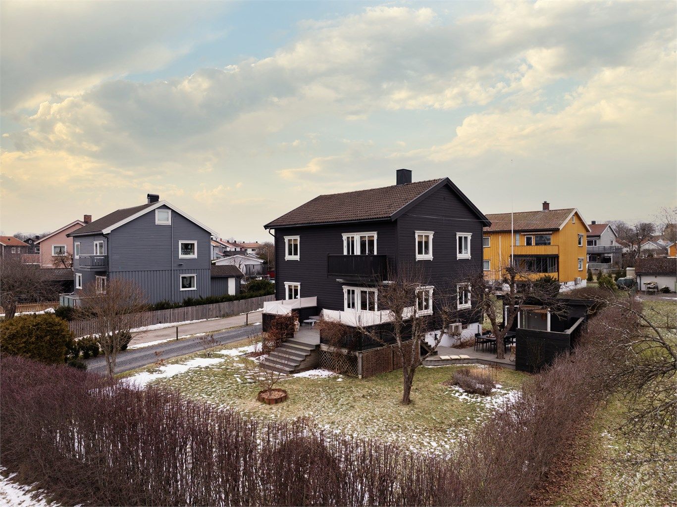 Øraveien 3A i Kongsten Hageby presenteres av Karl Robert Hansen i Krogsveen. 
Fotograf; Kristoffer Kristiansen.