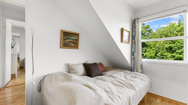 Soverom 4 med plass til dobbeltseng og garderobe