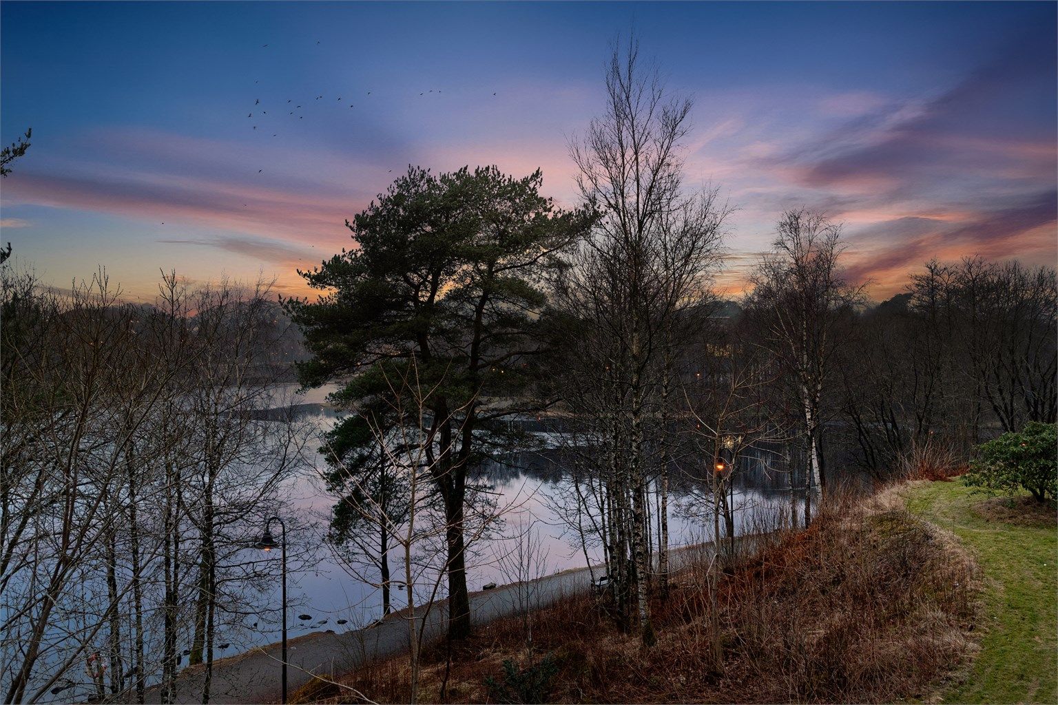 - Beliggende i fremste rad i borettslaget med nydelig utsikt mot Ortuvannet -