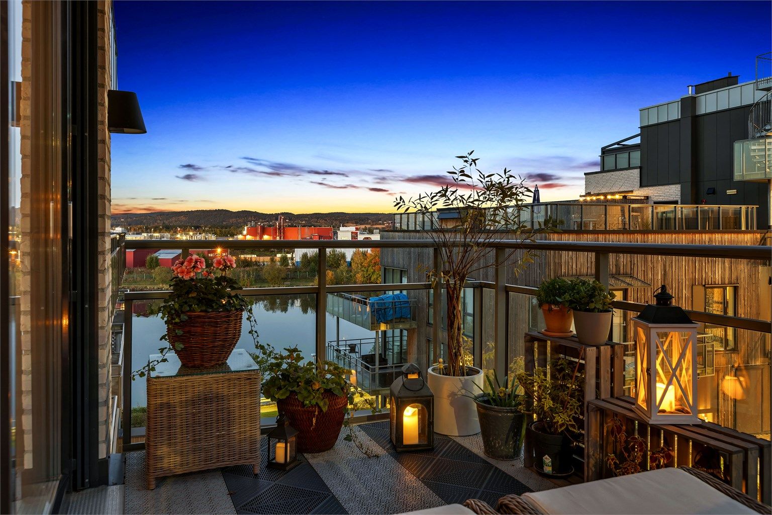 Eiendomsmegler Krogsveen v/Eskil R. Tyskeberget ønsker velkommen til Strandvegen 1B!